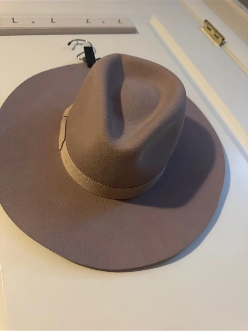 Wyeth 100% wool women’s sand large brim fedora
